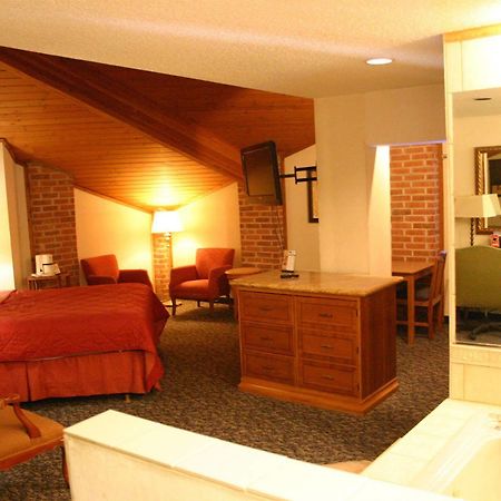 American Inn And Suites Ionia Экстерьер фото
