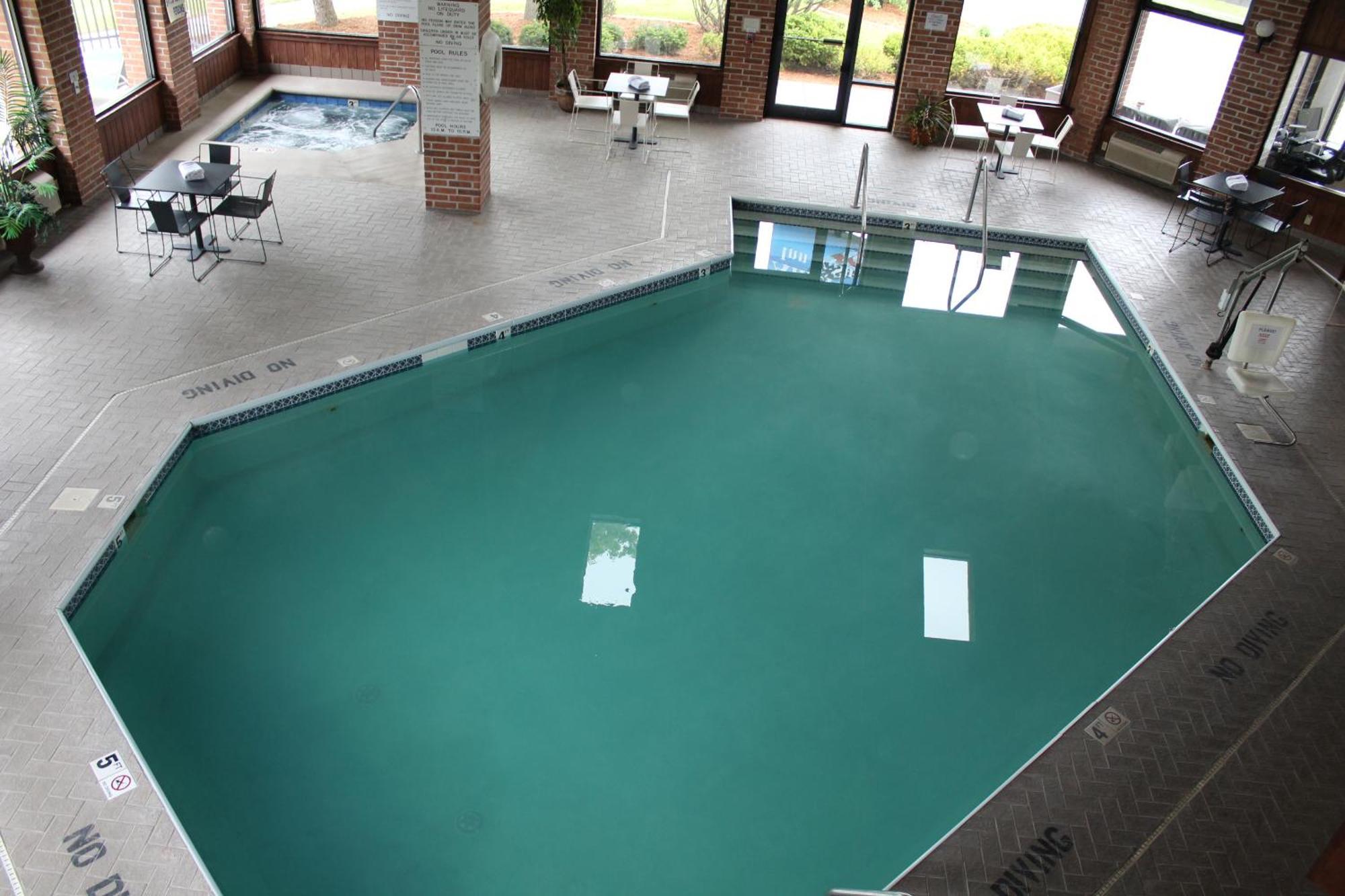 American Inn And Suites Ionia Экстерьер фото